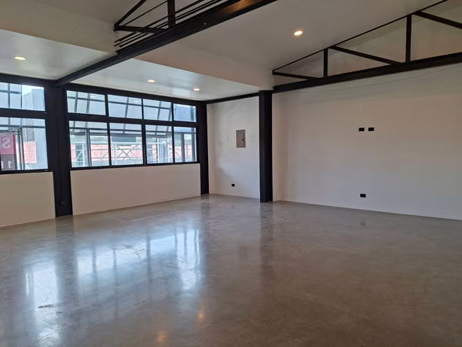 Local 200 m2 Tercer piso de Edificio Barrio Escalante - Imagen 3