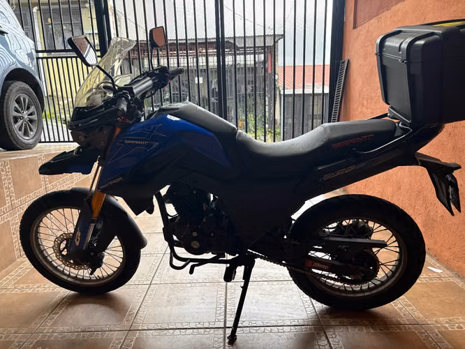 Motocicleta en buen estado poco uso - Imagen 2