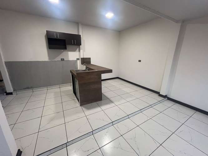 Alquiler casa independiente 2 habitaciones con patio. Alajuela - Imagen 2