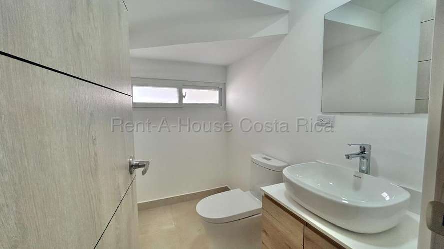 Oportunidad Casa moderna de dos niveles en alquiler en La Ribera, Belén, Heredia MP-27-911 - Imagen 12