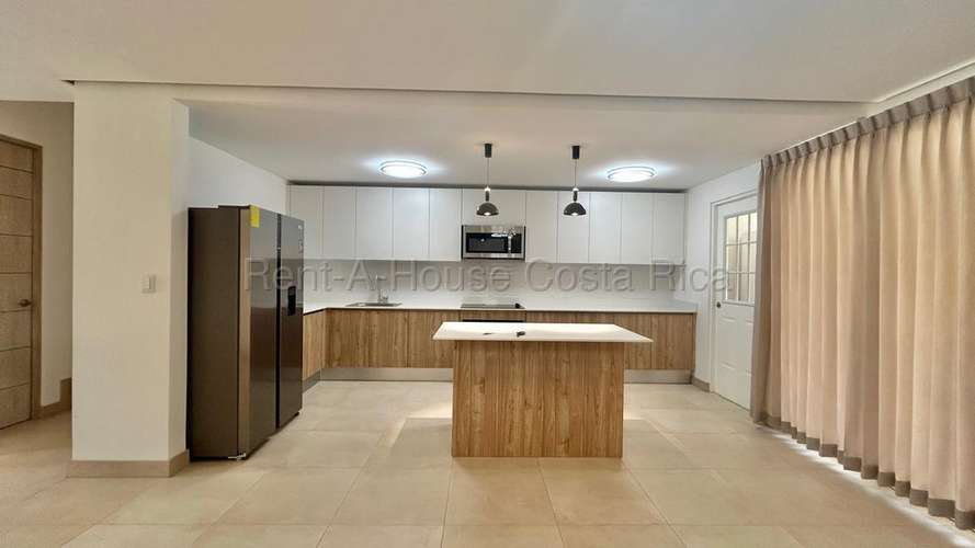 Oportunidad Casa moderna de dos niveles en alquiler en La Ribera, Belén, Heredia MP-27-911 - Imagen 3