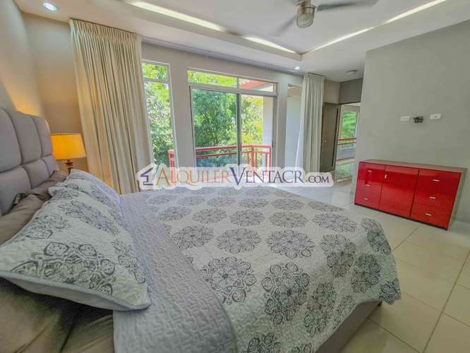 Lujoso condo amueblado con jardín en Brasil de Mora Santa Ana - Imagen 15