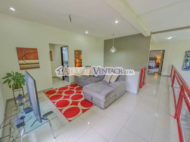 Lujoso condo amueblado con jardín en Brasil de Mora Santa Ana - Imagen 12