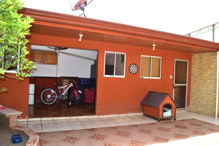 VENTA CASA MODERNA EN CONDOMINIO PISCINA Y SEGURIDAD EN HEREDIA CERCA DE PASEO DE LAS FLORES  - Imagen 11