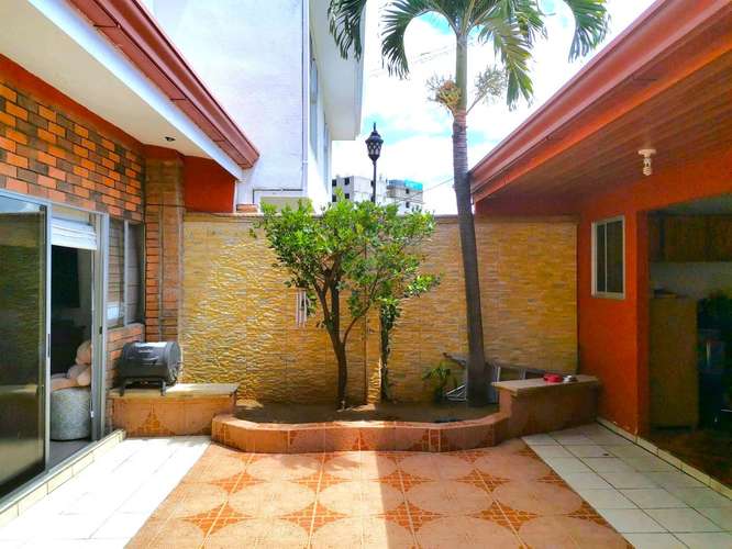 VENTA CASA MODERNA EN CONDOMINIO PISCINA Y SEGURIDAD EN HEREDIA CERCA DE PASEO DE LAS FLORES  - Imagen 10