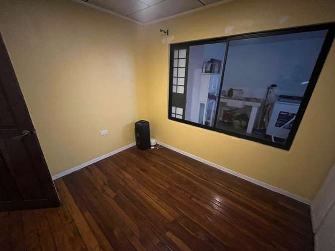Alquiler apartamento 2 habitaciones en segundo nivel con cochera. Alajuela