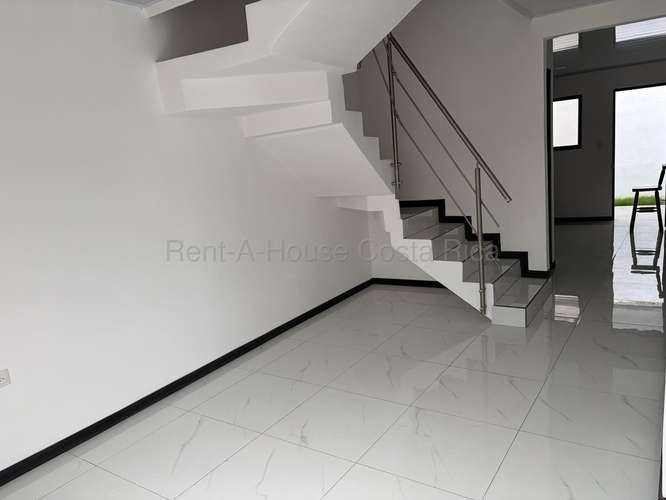Venta de Casa Esquinera en San Juan de Tibás con Uso Mixto #27-227 GS - Imagen 9