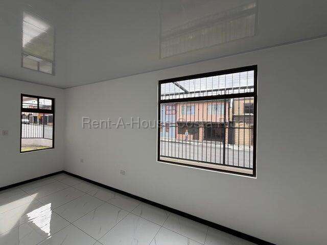 Venta de Casa Esquinera en San Juan de Tibás con Uso Mixto #27-227 GS - Imagen 2
