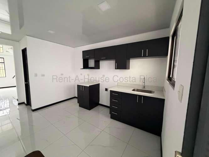 Venta de Casa Esquinera en San Juan de Tibás con Uso Mixto #27-227 GS - Imagen 10