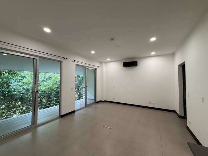 G.A. Apartamento estudio moderno con balcón y amenidades de lujo en Santa Ana, San José - Imagen 6