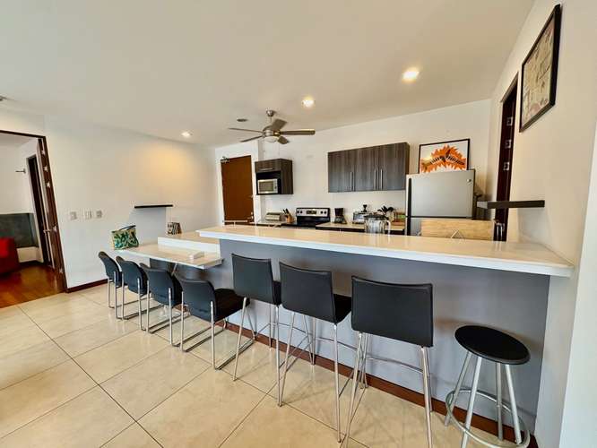 DISTRITO CUATRO-ESCAZU! MODERNO Y AMPLIO APARTAMENTO 2HAB/2BAÑOS/2PARQUEOS   - Imagen 6
