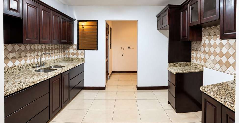 AMPLIA CASA EN CONDOMINIO EN ROHRMOSER. GEROMA.  - Imagen 3