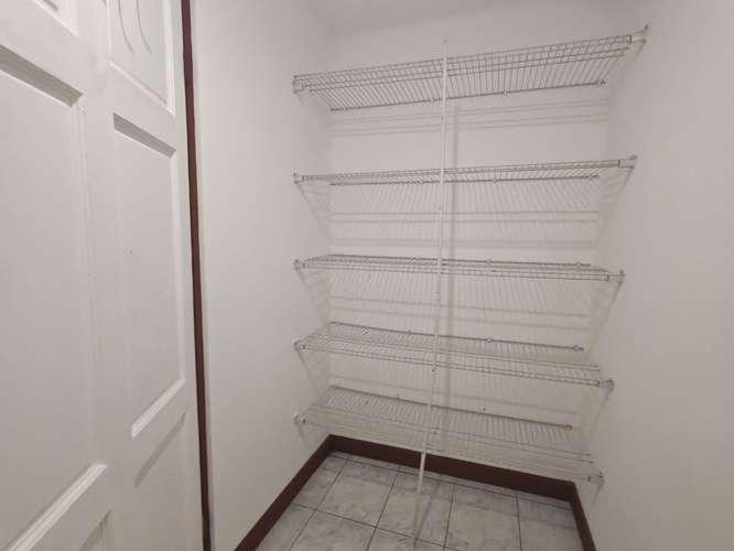 Alquier en residencial privado, bien ubicado