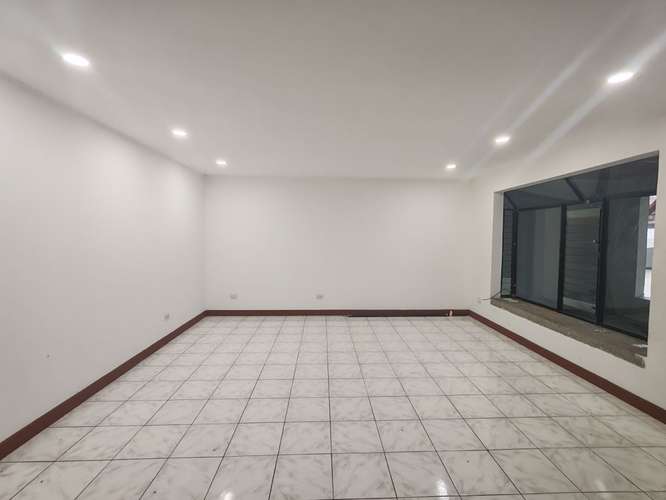 Alquier en residencial privado, bien ubicado