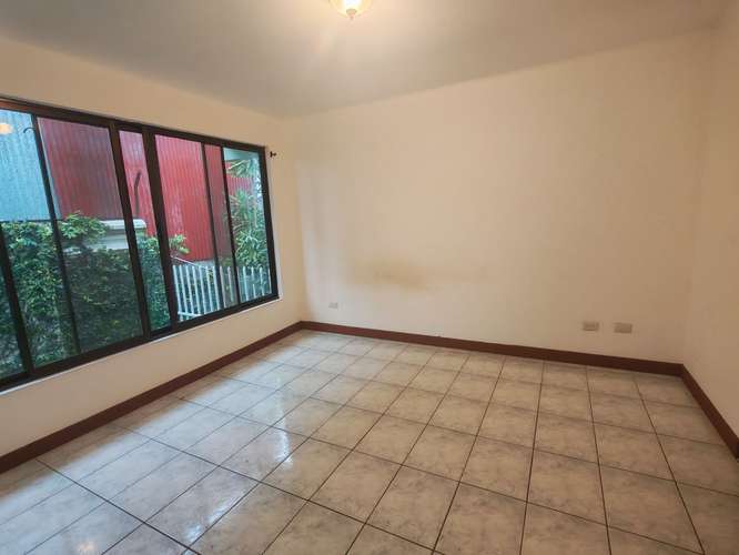 Alquier en residencial privado, bien ubicado