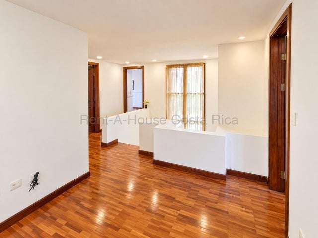 Alquiler de Casa en LOS LAURELES-Escazú. - Imagen 8