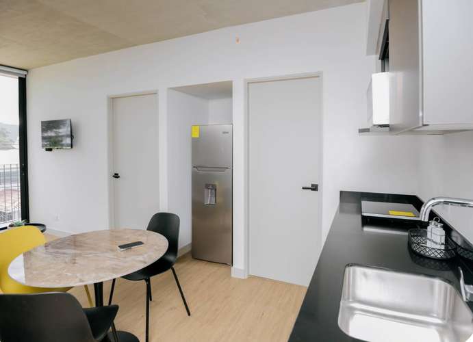 Alquiler de Apartamento Torre Babylon Rohmoser, la Sabana. 