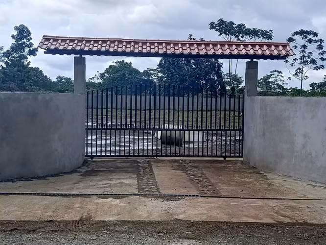 OPORTUNIDAD Casa de 90 m2 en obra gris con terreno de 5000 m2, Horquetas de Sarapiquí