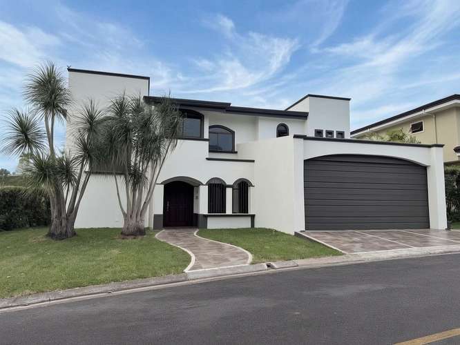 Venta de hermosa casa  en Condominio Santa Lucia - Imagen 2