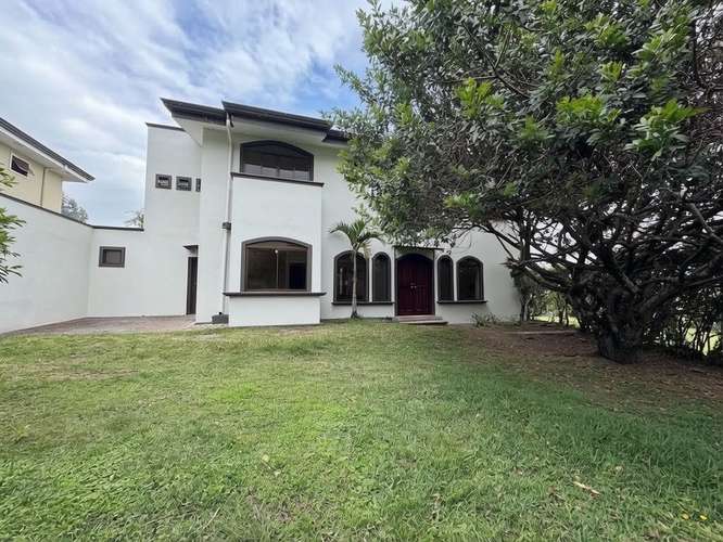 Venta de hermosa casa  en Condominio Santa Lucia - Imagen 4
