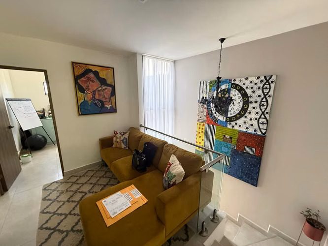 MODERNO TOWNHOUSE AMUEBLADO EN GUACHIPELIN NORTE, ESCAZÚ
