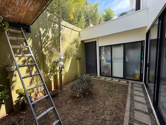 MODERNO TOWNHOUSE AMUEBLADO EN GUACHIPELIN NORTE, ESCAZÚ