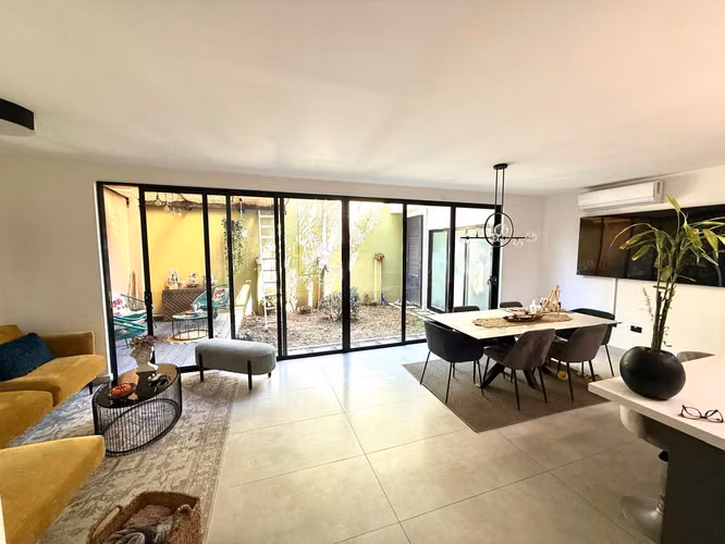 MODERNO TOWNHOUSE AMUEBLADO EN GUACHIPELIN NORTE, ESCAZÚ