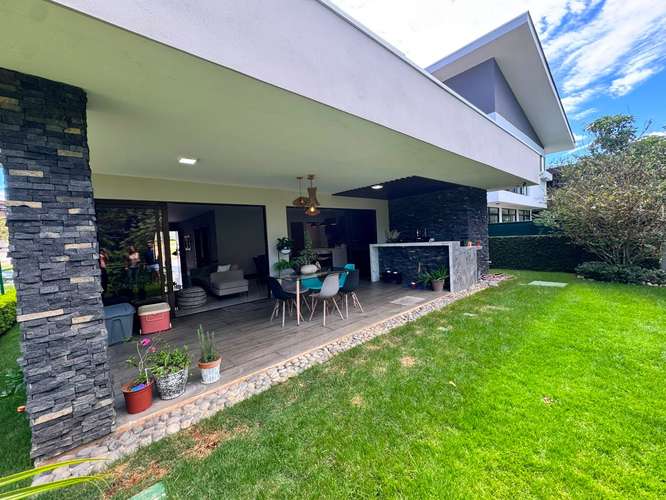 Venta de casa en Condominio en los Reyes, moderna, privacidad y excelente ubicación - Imagen 1