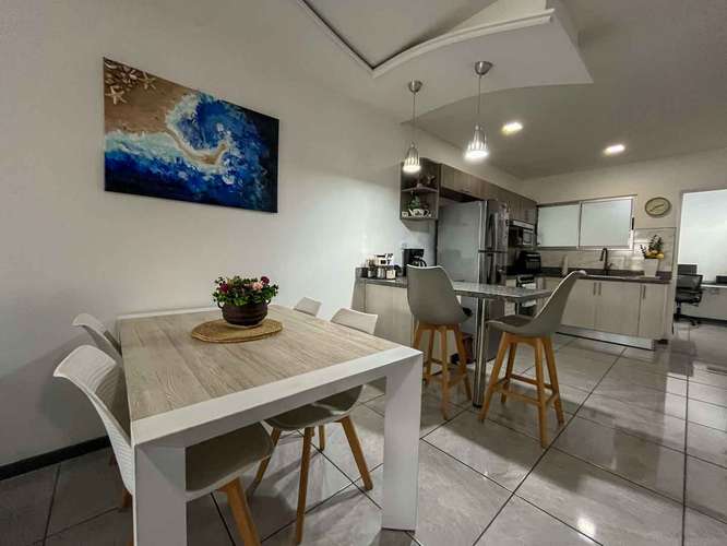 Venta de apartamento en condominio cerrado y seguro