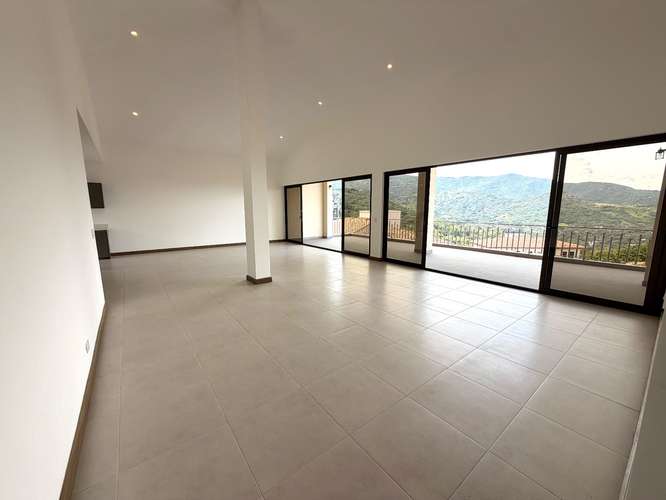 Penthouse vista del Valle | Pozos Santa Ana $680,000