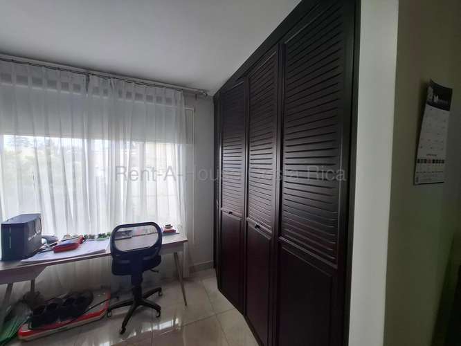 Venta de Casa Contemporánea en Sabanilla de Montes de Oca #27-778 GS - Imagen 15
