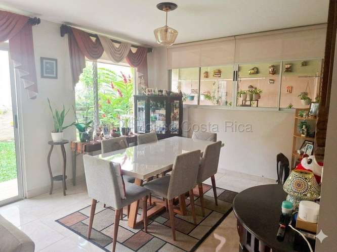 Venta de Casa Contemporánea en Sabanilla de Montes de Oca #27-778 GS - Imagen 10