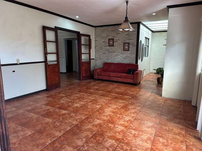 Venta de Casa en San Francisco de Dos Ríos con Amplio Jardín #26-1213 GS - Imagen 8
