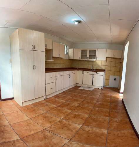Venta de Casa en San Francisco de Dos Ríos con Amplio Jardín #26-1213 GS - Imagen 10