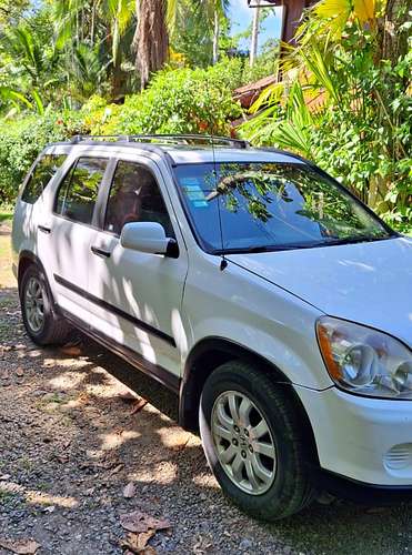Honda CR-V 2005 4x4 manual, llantas nuevas, Dekra al día