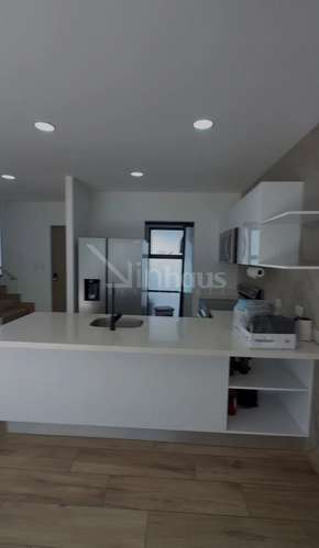 Venta de casa en condominio en Guachipelin - Imagen 2