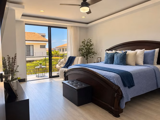 Venta de Casa de Lujo en Condominio Parques del Sol - Imagen 10