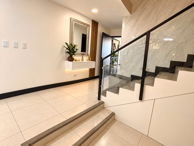 Venta de Casa de Lujo en Condominio Parques del Sol - Imagen 4
