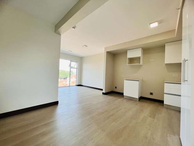 Apartamento en Venta en Azenza, La Uruca – 2 Habitaciones – Inversión con Inquilino – Alta Plusvalía