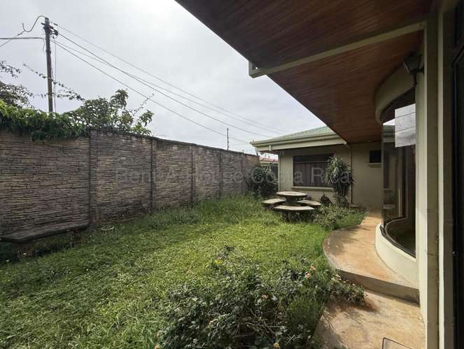 Casa de 4 dormitorios en San Rafael, Heredia, con vista a las montañas. G.A. - Imagen 11
