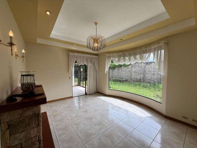 Casa de 4 dormitorios en San Rafael, Heredia, con vista a las montañas. G.A. - Imagen 5