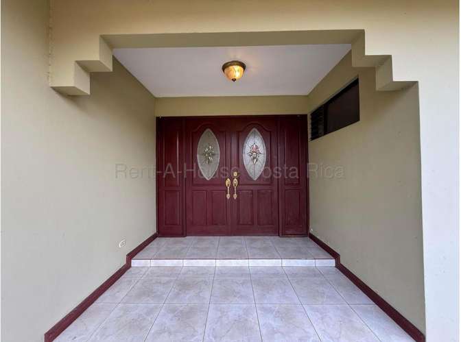 Casa de 4 dormitorios en San Rafael, Heredia, con vista a las montañas. G.A. - Imagen 2