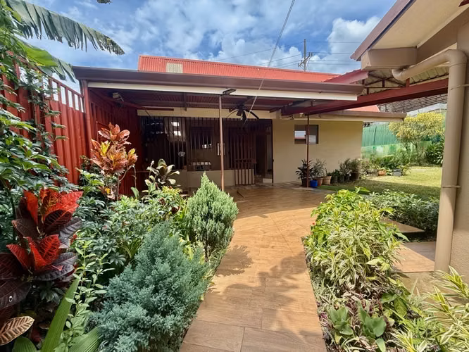 Casa y Apartamento en Venta, El Rosario de Naranjo – 4 Dormitorios, 3 Baños, Ala Juela Costa Rica