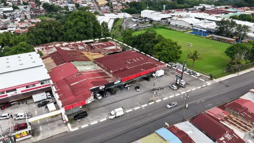 SE VENDE LOTE DE USO INDUSTRIAL Y COMERCIAL EN TIBAS