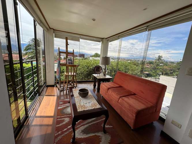 Venta de casa de una planta, independiente cerca de Distrito 4 - Imagen 13