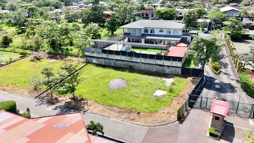 Lote en Santa Ana - 630 m² - ₡80,080,200