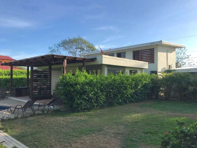 Guanacaste: inversión única con 3 apartamentos, piscina, jardines y amenidades de lujo. - Imagen 3