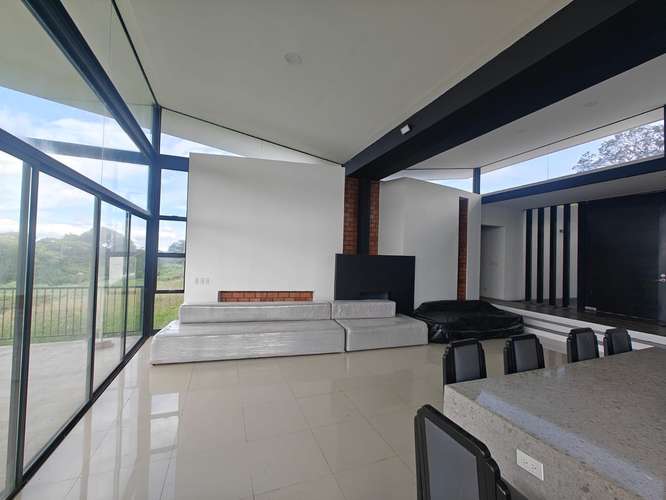 VENTA DE CASA DE LUJO EN SAN RAFAEL DE HEREDIA – 7.300 M² DE TERRENO  - Imagen 3