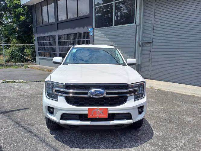 Ford Everest Trend año 2023 - Imagen 1