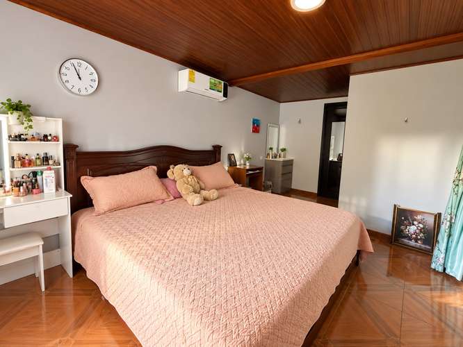Venta de amplia propiedad en Pérez Zeledón | Casa de 8 habitaciones, apartamento independiente y rancho - Imagen 4